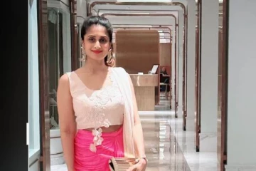 ஆடையில்லா பெண்ணின் ஓவியம்!! அஜித் மச்சினிச்சி ஷாமிலி வெளியிட்ட புகைப்படம்..