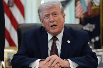 "බෝම්බ අටවන ඕනෑම යාත්‍රාවකට වෙඩි තබන්න" - ට්‍රම්ප්ගේ පණිවුඩයට ලෝකයම කලඹයි