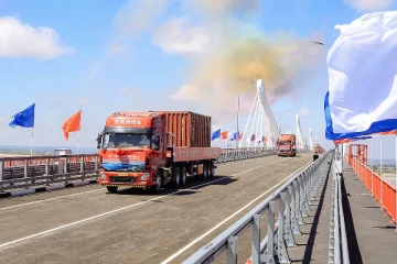 சீனா - ரஷ்யா இடையிலான முதல் சாலைப் பாலம் இன்று திறப்பு!