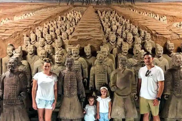 உலகில் திகிலூட்டும் மர்ம இடங்கள்: தங்க ஈட்டி பாம்பு கேள்விப்பட்டதுண்டா? | Most Mysterious Places World