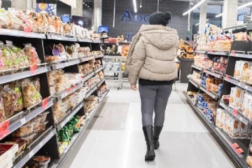 குடும்பத்தினரின் பசியாற்ற முடியவில்லை: கனேடிய மக்கள் குமுறல்