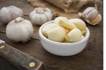 உங்கள் உடல் ஆரோக்கியம் மேம்பட பூண்டை எப்படி எடுத்து கொள்ளலாம்?