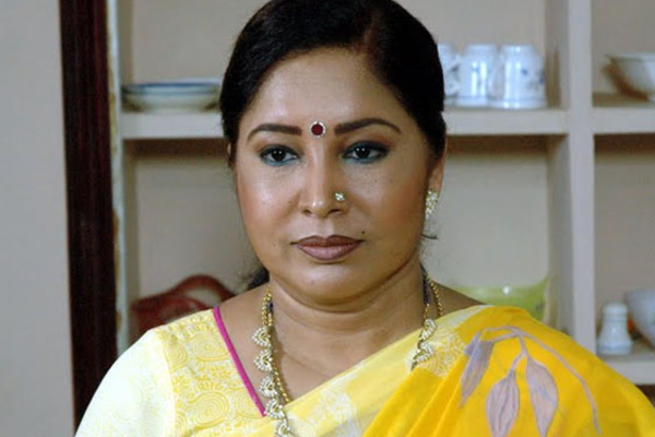 எம்.ஜி.ஆர் செய்த விஷயம்.. கோயம்புத்தூர் முழுக்க ஃபேமஸ் ஆன நடிகை கோவை சரளா | Kovai Sarala With Mgr Unseen Rare Photo எம்.ஜி.ஆர் செய்த விஷயம்.. கோயம்புத்தூர் முழுக்க ஃபேமஸ் ஆன நடிகை கோவை சரளா | Kovai Sarala With Mgr Unseen Rare Photo