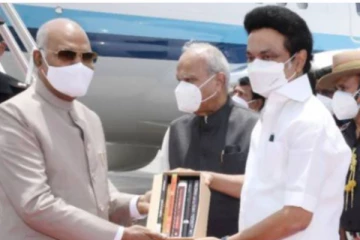 ஜனாதிபதிக்கு ஸ்டாலின் கொடுத்த புத்தகங்கள் .. என்னென்ன புத்தகங்கள் தெரியுமா?