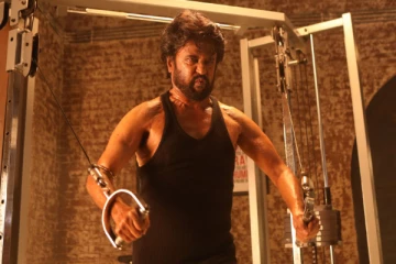 ஜிம் ஒர்கவுட் செய்யும் ரஜினிகாந்த்.. இணையத்தில் படுவைரலாகும் வீடியோ..