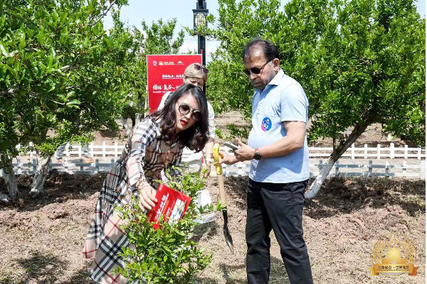 සංවර්ධනය වෙමින් පවතින රටවලට චීනයේ වෙළද පොළට ඇතුළු වීමට අවස්ථාව .... (PHOTO) | Srilanka Busines සංවර්ධනය වෙමින් පවතින රටවලට චීනයේ වෙළද පොළට ඇතුළු වීමට අවස්ථාව .... (PHOTO) | Srilanka Busines