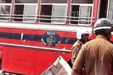 வீதியை விட்டு விலகி விபத்துக்குள்ளான அரச பேருந்து... 9 பேருக்கு நேர்ந்த நிலை!