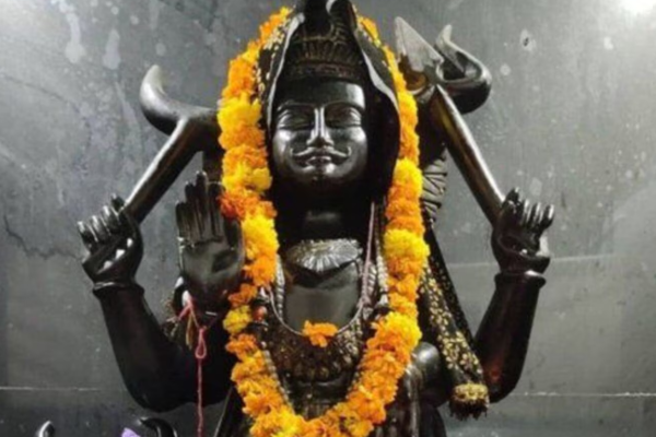 சனி பகவானின் கோபம் இவ்வளவு மோசமானதா? என்ன செய்வார் தெரியுமா? | Why Sani Bagavan Teaches Toughest Life Lessons