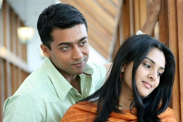 வாரணம் ஆயிரம் படத்தின் முதல் விளம்பர போஸ்டர் புகைப்படம்.. இதுவரை பலரும் பார்த்திராத லுக்