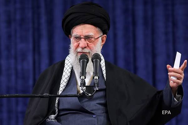 உச்ச நீதிமன்றத்தால் காயம்பட்ட ட்ரம்ப்... கோபத்தை ஈரான் மீது காட்டலாம்: கசிந்த தகவல் | Tariff Humiliation To Attack Iran உச்ச நீதிமன்றத்தால் காயம்பட்ட ட்ரம்ப்... கோபத்தை ஈரான் மீது காட்டலாம்: கசிந்த தகவல் | Tariff Humiliation To Attack Iran