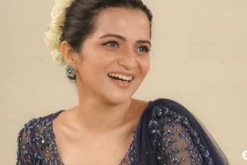 தொகுப்பாளினி டிடி-யின் தீபாவளி ஸ்பெஷல்!! புகைப்படங்கள் இதோ..