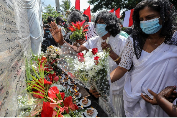கிறிஸ்மஸ் துப்பாக்கி சூடும் ஈஸ்டர் குண்டுத் தாக்குதலும் | Christmas Shootings And Easter Bombings
