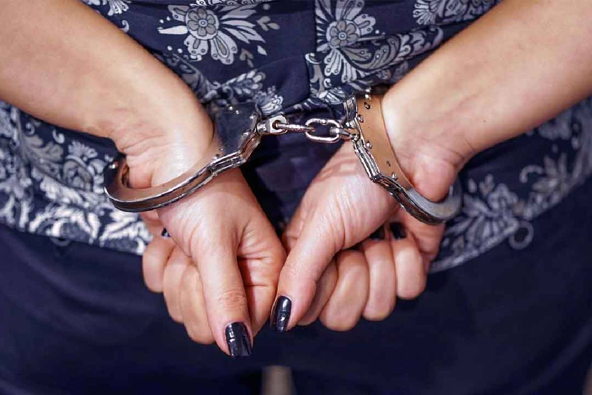 போதை மாத்திரைகளுடன் 26 வயதுடைய பெண் கைது! | Woman Arrested With 150 Narcotic Pills Trinco
