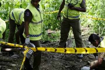 காட்டுப் பகுதியில்  ஆடைகளின்றிய நிலையில்  சடலமொன்று மீட்பு