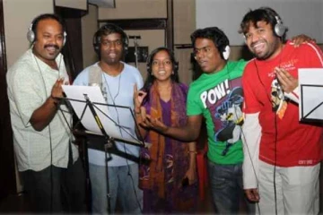 தன் அக்காவின் உடலை சென்னை கொண்டு வர யுவனே அங்கு செல்கிறார்..