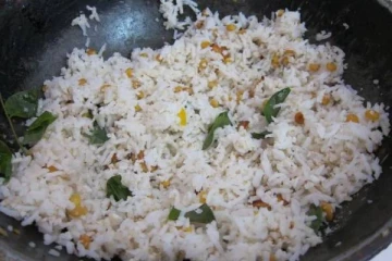 சுவையான பச்சை பட்டாணி தேங்காய் சாதம் - செய்வது எப்படி?