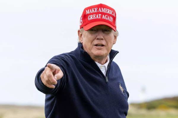 இன்றிரவு பிரித்தானியா வரும் ட்ரம்ப்: காத்திருக்கும் எதிர்ப்பு | Opposition For Trump Uk Arrival To Open Golf Club
