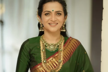 மூக்குத்தி அம்மன் 2 நிகழ்ச்சியில் டிடி.. அழகிய புகைப்படங்கள்