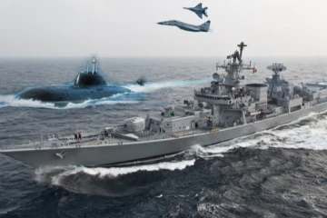 பிரித்தானியா போர்க்கப்பலை தாக்குதல் நடத்தி விரட்டியடித்த ரஷ்ய போர்க்கப்பல்! நடுக்கடலில் நடந்த பரபரப்பு சம்பவம்