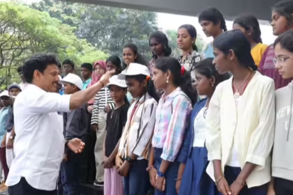 மலேசியாவிற்கு கல்வி சுற்றுலா சென்ற தமிழக அரசு பள்ளி மாணவர்கள் | Tn School Education Tourism Scheme 2026