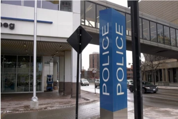 பொலிஸ் உத்தியோகத்தரை கடித்த நபர்