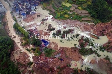 නාය යෑමකට හසු වී ජීවිත රැසක් අහිමි වෙයි - අතුරුදන් වූවන් සොයා මෙහෙයුම්.