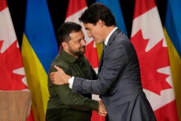 உக்ரைனுக்கு எங்கள் ஆதரவு அசைக்க முடியாதது! ஜெலென்ஸ்கியுடன் இணைந்து ஒன்றாக வீடியோ பகிர்ந்த ட்ரூடோ