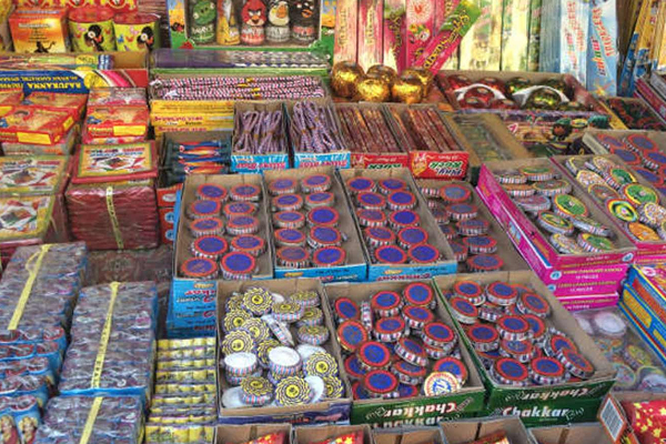பண்டிகைக் காலத்தில் பட்டாசு பயன்பாடு குறித்து எச்சரிக்கை | Caution On Firecrackers During Festive Season