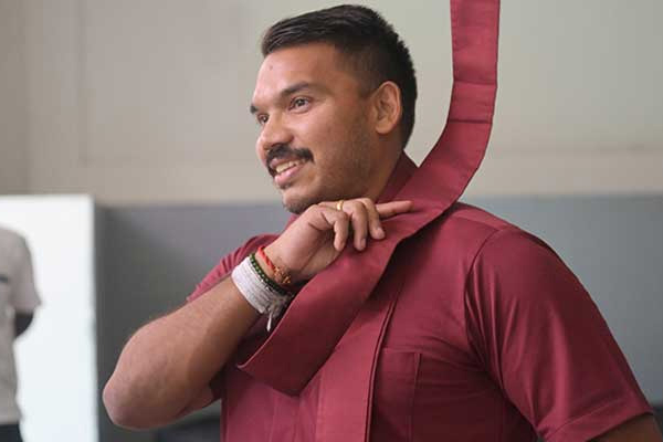அவசர அவசரமாக மாலைதீவு பறந்த நாமல்: வெளியானது காரணம்! | Namal To Maldives For A Royal Wedding