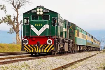 பாகிஸ்தானில் 400 பயணிகளுடன் சென்ற ரயில் கடத்தல் - 100 பேரை பிணைக்கைதிகளாக பிடித்த அமைப்பு