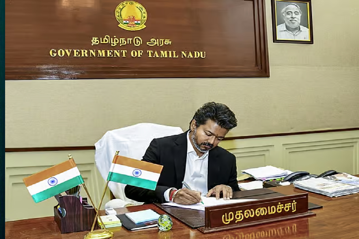 பதவியேற்ற கையோடு ஆட்டத்தை ஆரம்பித்தார் விஜய் | Vijay Starts Work On The First Day