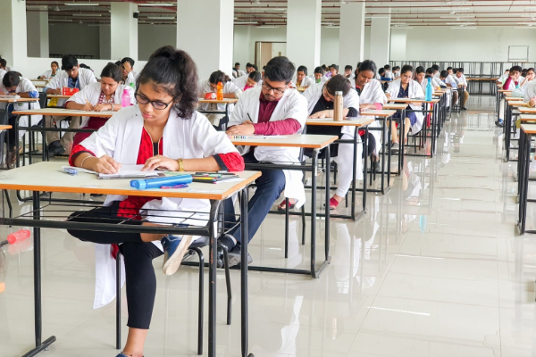 2026ஆம் ஆண்டிற்கான நீட் நுழைவுத்தேர்வு தேதி அறிவிப்பு | 2026 Neet Entrance Exam Date Announcement