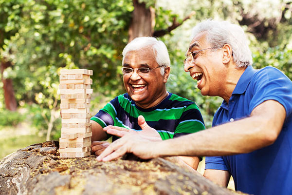 மூத்த குடிமக்களுக்கான ஆயுள் காப்பீடு: முக்கிய பரிசீலனைகள் | Life Insurance Policy For Older People