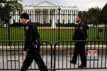 அமெரிக்க வெள்ளை மாளிகை அருகே மர்ம நபர் மீது துப்பாக்கி சூடு