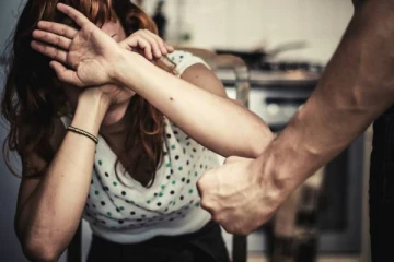 பாகிஸ்தானில் 2 மணி நேரத்துக்கும் ஒருமுறை பெண்ணுக்கு நடக்கும் கொடூரம்!