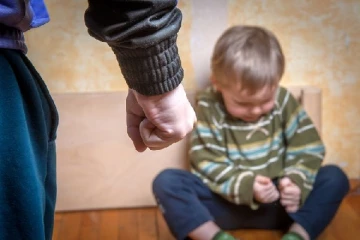 தாத்தாவின் அநாகரிக செயல் -தப்பியோடிய மாணவன்