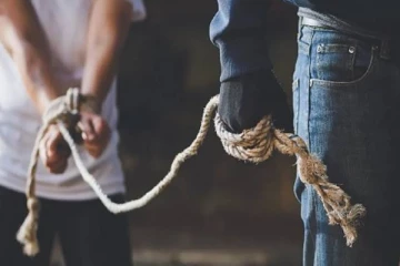 யாழில் பரபரப்பை ஏற்படுத்திய சம்பவம்: தனது மனைவியை கடத்திய கணவன்!