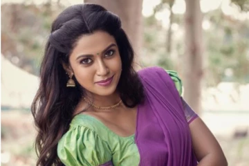 பாரதி கண்ணம்மா ரோஷினியா இது ! கதாநாயகிகளையே மிஞ்சும் கிளாமர்..