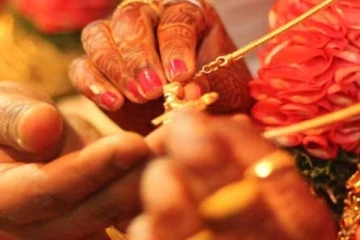 உடல் தேவைக்கு மட்டுமல்ல திருமணம் - உயர்நீதிமன்றம் அதிரடி!