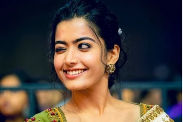 நடிகை ராஷ்மிகாவின் முழு குடும்பத்தை பார்த்துள்ளீர்களா.. இதோ புகைப்படம்