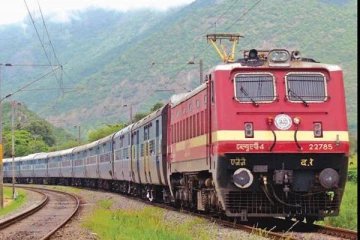 ரயில் தடம் புரள்வு காரணமாக புகையிரத போக்குவரத்து தடை