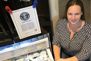 2600 லிட்டர் தாய்ப்பால் தானம் செய்து பெண் கின்னஸ் சாதனை !