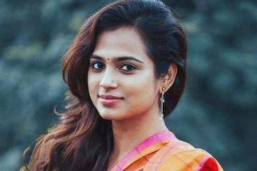 நடிகை ரம்யா பாண்டியனின் முழு சொத்து மதிப்பு.. எவ்வளவு தெரியுமா