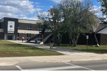 கனடாவில் தீ மூட்டப்பட்ட 15 வயது சிறுமி