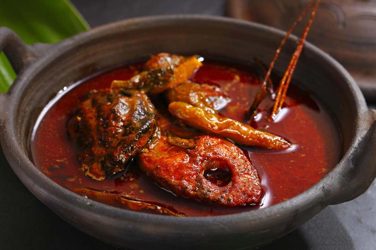 கேரளா ஸ்டைலில் தேங்காய் மீன் குழம்பு... வெறும் 10 நிமிடம் போதுமாம் | Kerala Style Coconut Fish Curry கேரளா ஸ்டைலில் தேங்காய் மீன் குழம்பு... வெறும் 10 நிமிடம் போதுமாம் | Kerala Style Coconut Fish Curry