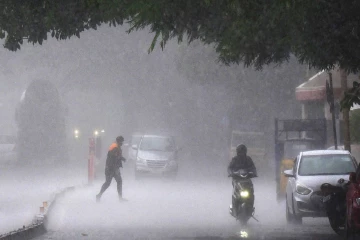 சீரற்ற வானிலையால் 12 பேர் உயிரிழப்பு; 150 மி.மீ.க்கும் அதிகமான மழை பதிவு