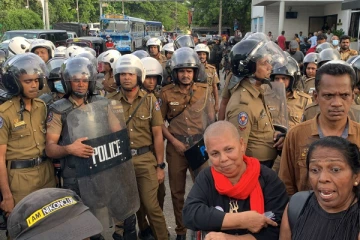 கொழும்பு பொரள்ளை போராட்டத்தில் பதற்றம்! பெருமளவான படையினர் குவிப்பு (Video)