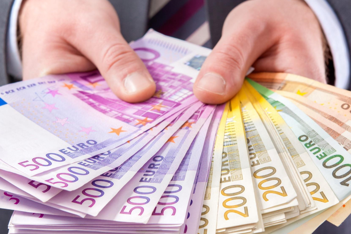 ஐரோப்பாவில் 10,000 யூரோக்களுக்கு மேல் பணமாக செலுத்த தடை! | Ban Cash Payments Exceeding 10 000 In Europe 2027