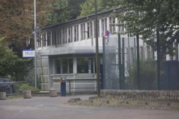 பாரிஸில் அகதிகள் தடுப்பு மையத்திலிருந்து தப்பியோடிய 10 பேர்! பரபரப்பு சம்பவம்