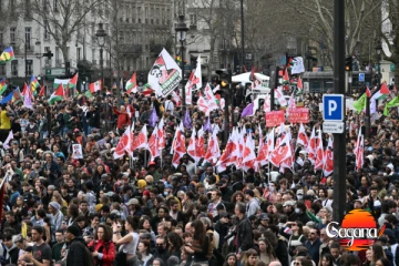 ප්‍රංශය නැවතත් ගිනි ගනී දැවැන්ත විරෝධතාවක්